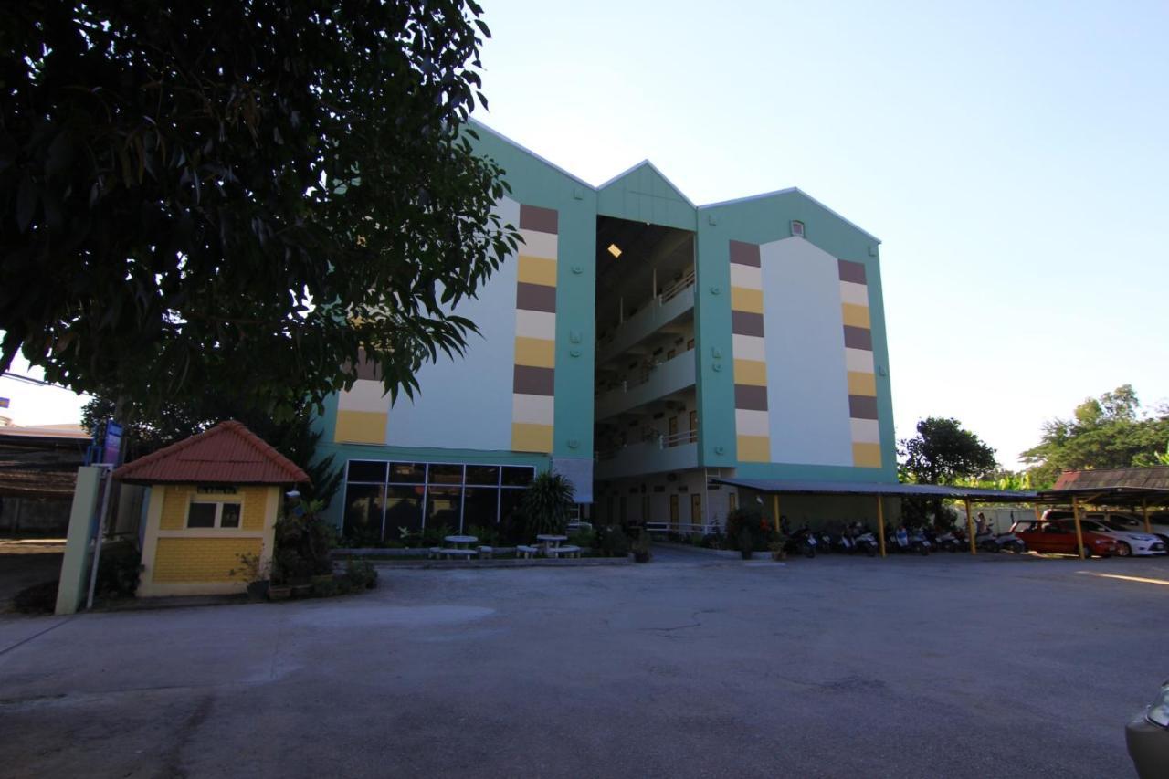 Lamphun Place Hotel Exterior photo